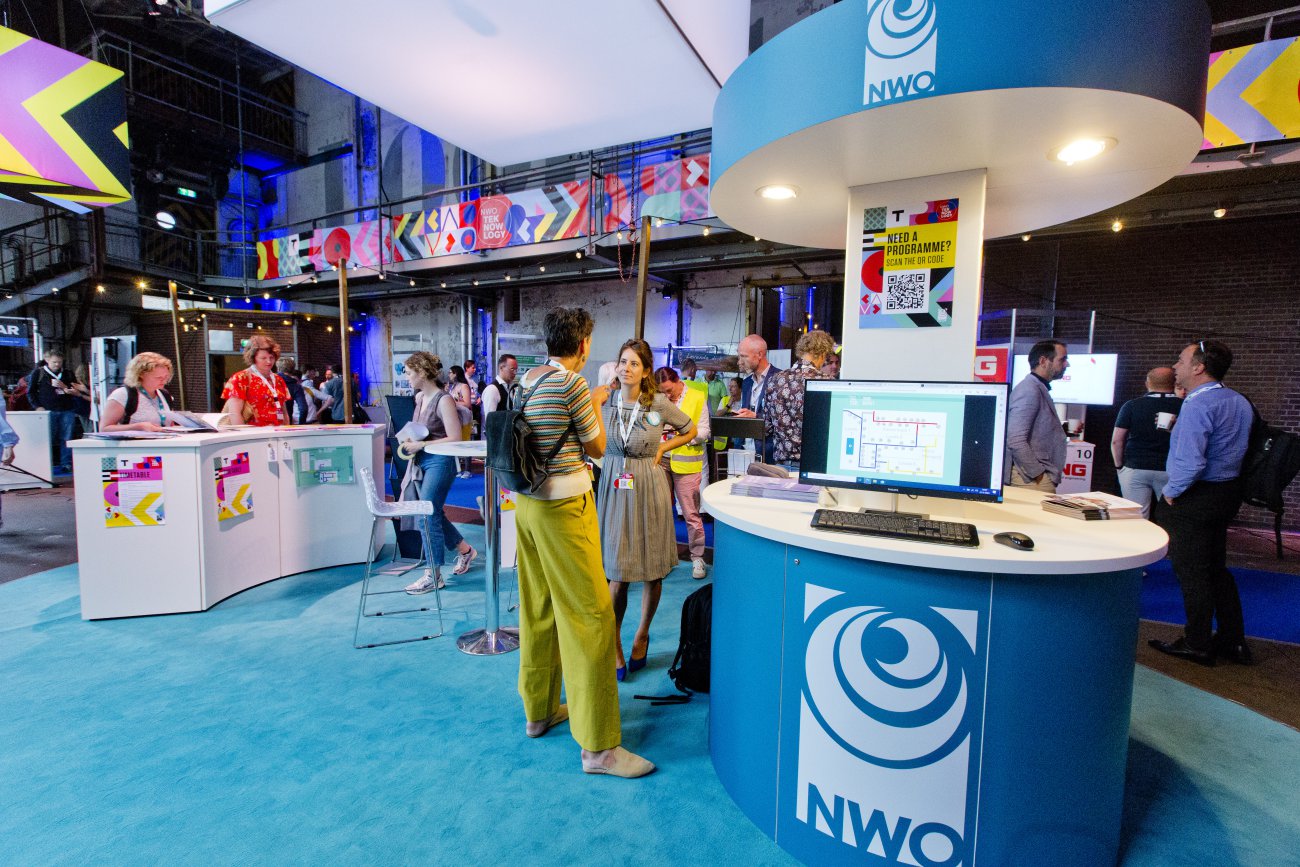 NWO desk